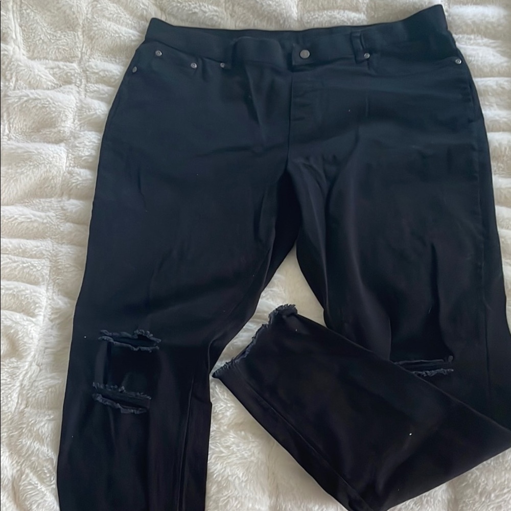 Stylish Black Distressed Jeans